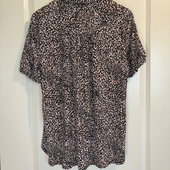 Anne Klein Animal Print Button-Up Short Sleeve Blouse Women's Sz Large WorkChic - Picture 5 of 8